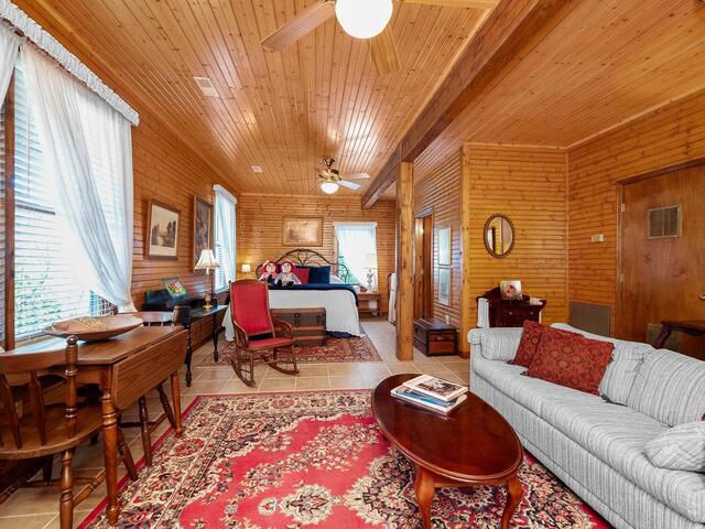 Photo of 2111 Moorefield Memorial Highway