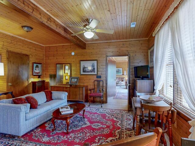 Photo of 2111 Moorefield Memorial Highway