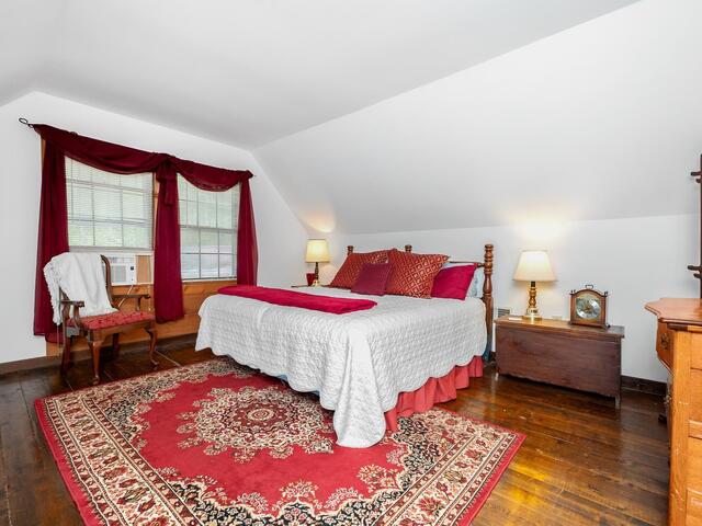 Photo of 2111 Moorefield Memorial Highway