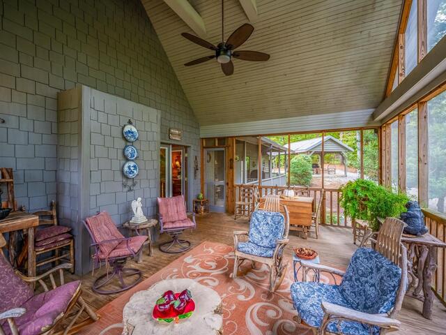 Photo of 2111 Moorefield Memorial Highway