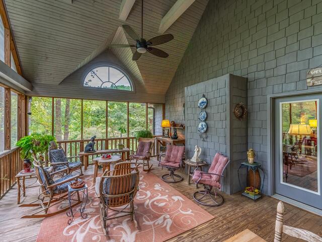 Photo of 2111 Moorefield Memorial Highway