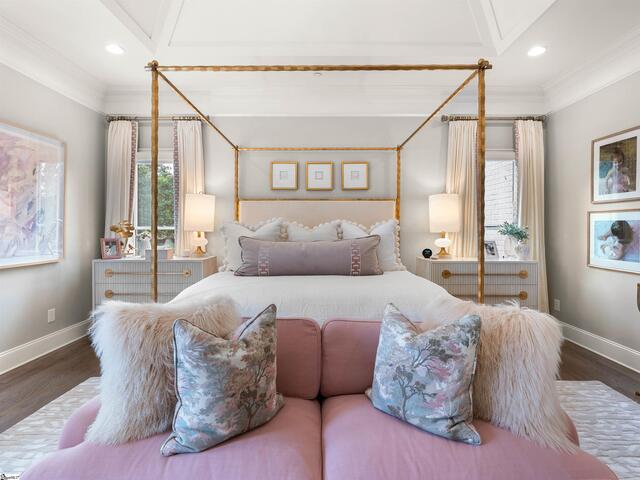 Photo of 100 Putney Bridge Road