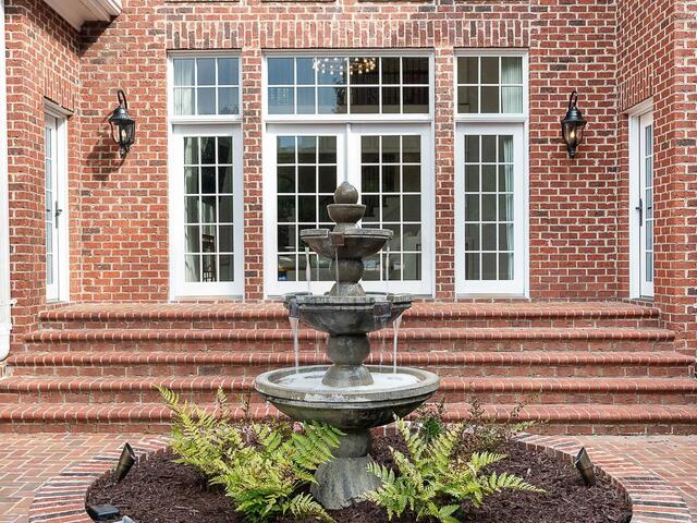 Photo of 102 Tuscany Way