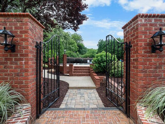 Photo of 102 Tuscany Way