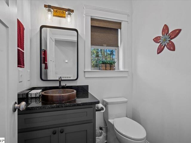 Photo of 3664 River Road