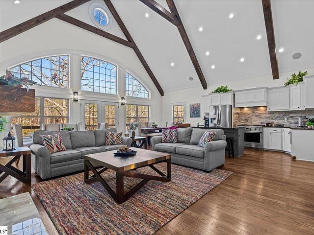 Photo of 3664 River Road