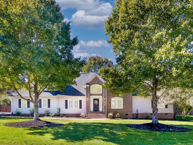 Photo of 1021 Kensington Lake Drive