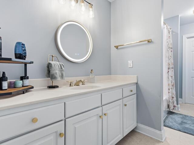 Photo of 1021 Kensington Lake Drive