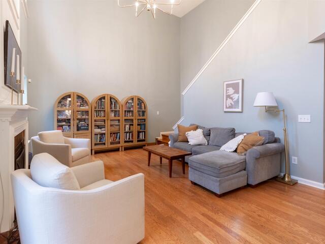 Photo of 616 FAIRVIEW LAKE Way