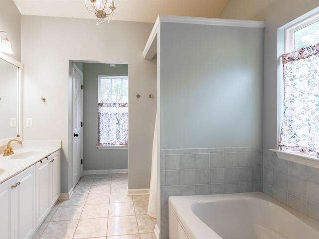 Photo of 616 FAIRVIEW LAKE Way