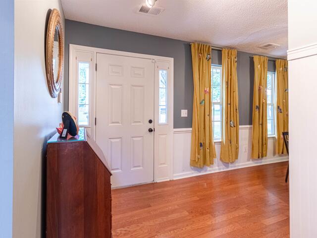 Photo of 616 FAIRVIEW LAKE Way