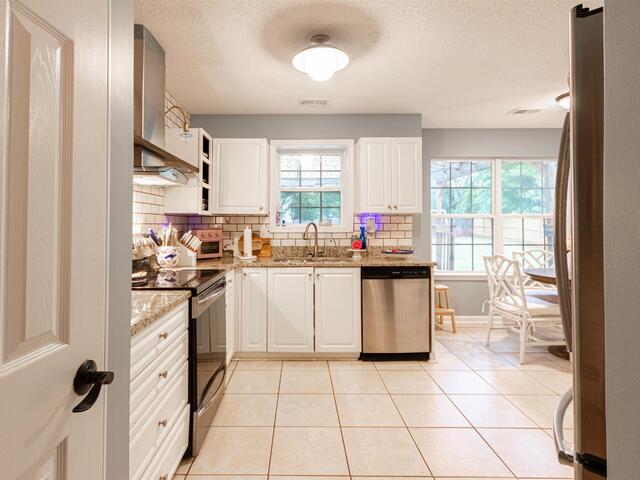 Photo of 616 FAIRVIEW LAKE Way