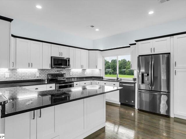 Photo of 305 Waters Road