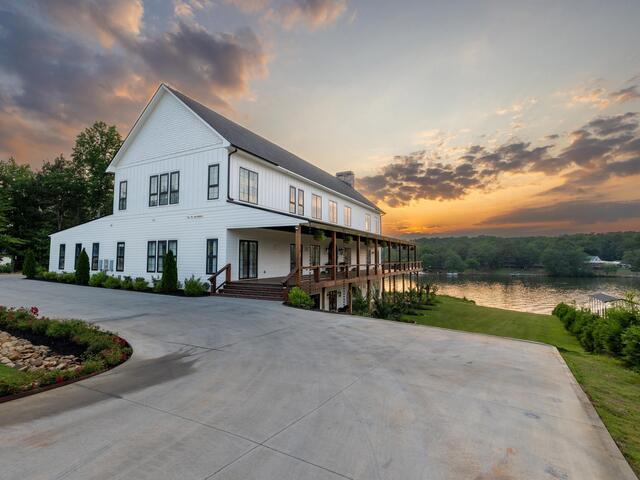 Photo of 126 Clearview Drive Photo of 126 Clearview Drive