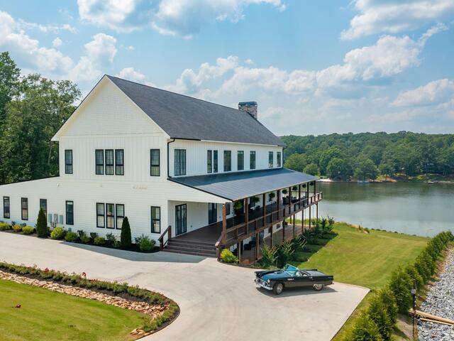 Photo of 126 Clearview Drive Photo of 126 Clearview Drive