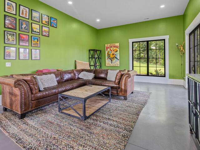 Photo of 126 Clearview Drive Photo of 126 Clearview Drive