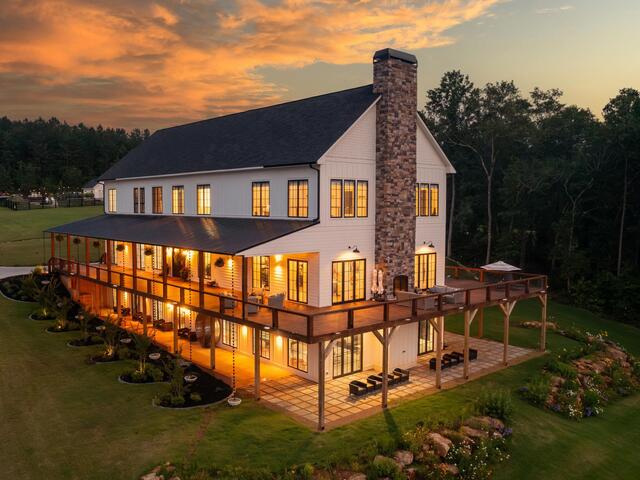 Photo of 126 Clearview Drive Photo of 126 Clearview Drive