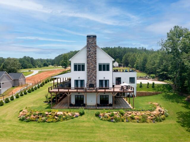 Photo of 126 Clearview Drive Photo of 126 Clearview Drive