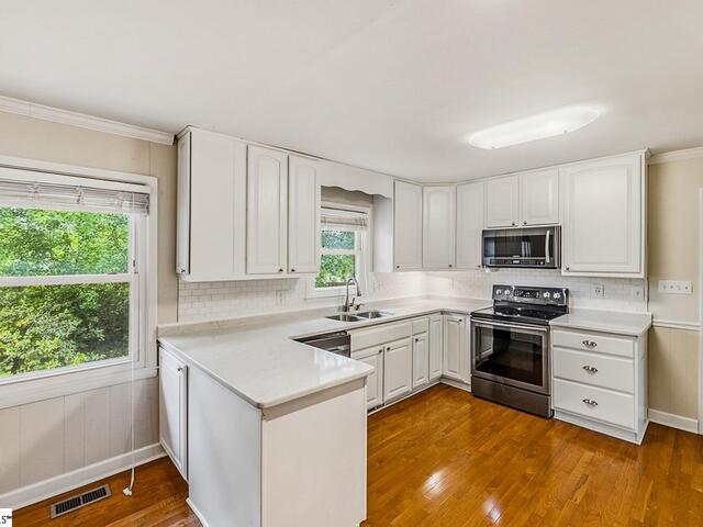 Photo of 106 Oak Forest Drive