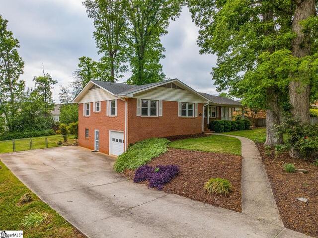 Photo of 106 Oak Forest Drive