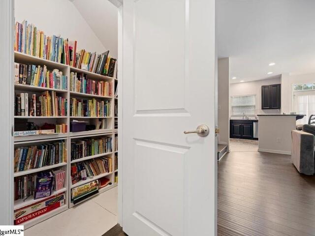 Photo of 463 Christiane Way