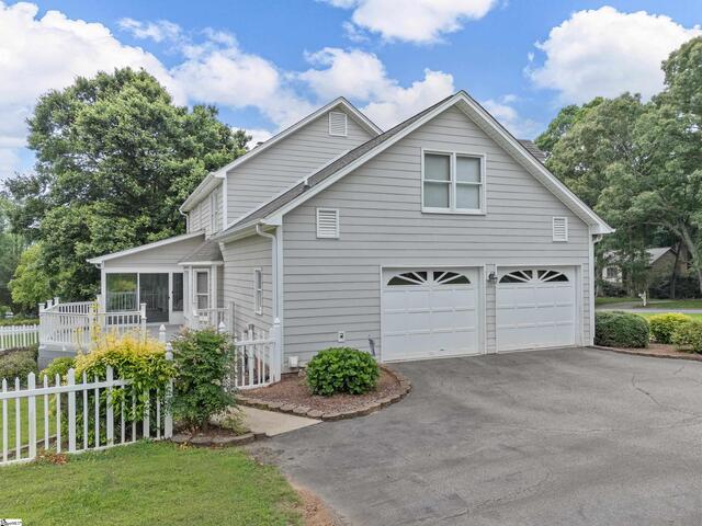 Photo of 209 Thornhill Drive