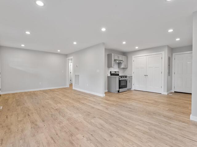 Photo of 420 Fox Valley Road