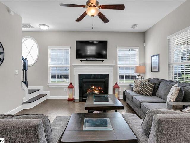 Photo of 404 Algonquin Trail