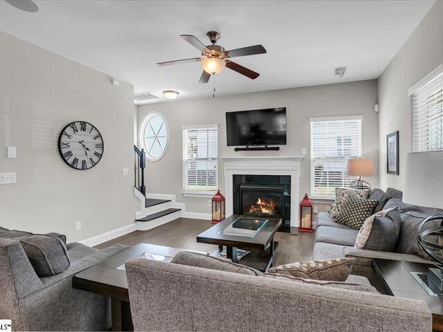 Photo of 404 Algonquin Trail