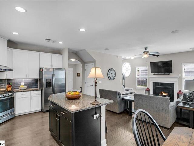 Photo of 404 Algonquin Trail