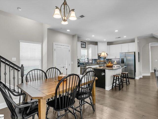 Photo of 404 Algonquin Trail