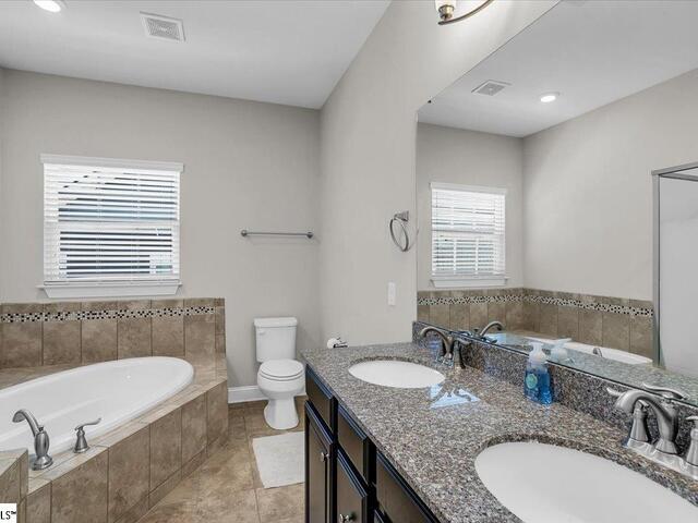 Photo of 404 Algonquin Trail