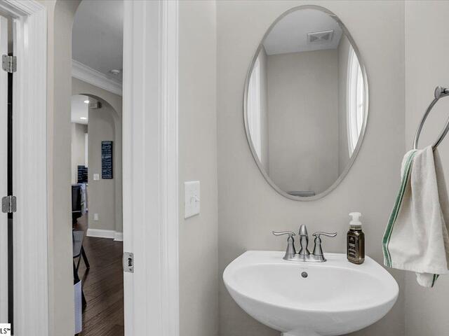 Photo of 404 Algonquin Trail