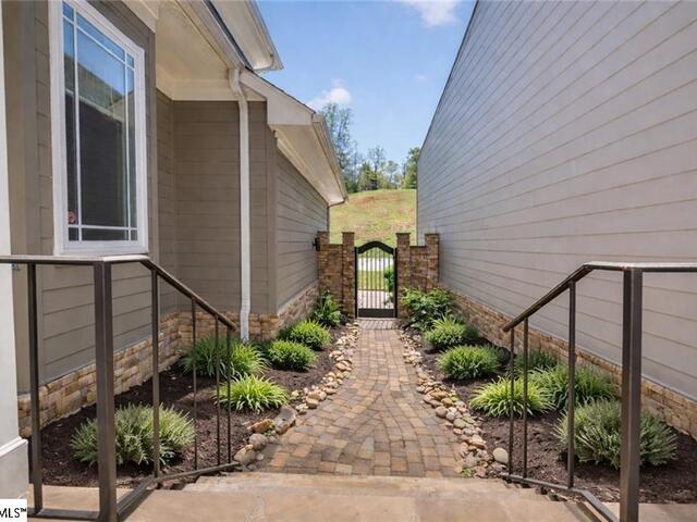 Photo of 132 Regatta Drive