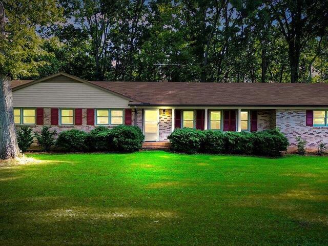 Photo of 303 Woodbluff Road