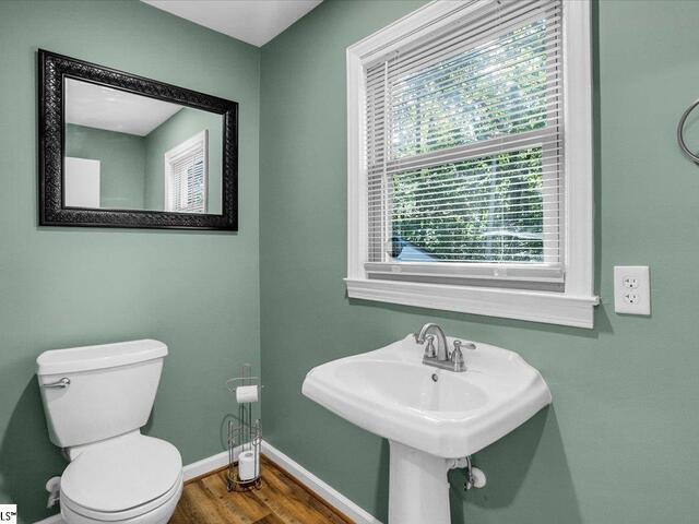 Photo of 303 Woodbluff Road