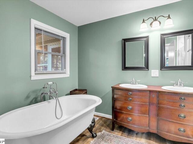 Photo of 303 Woodbluff Road