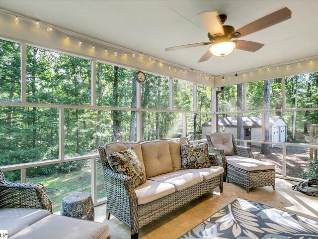 Photo of 303 Woodbluff Road