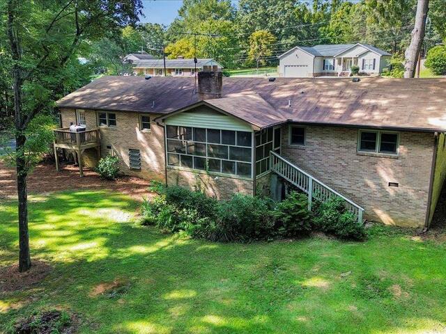 Photo of 303 Woodbluff Road