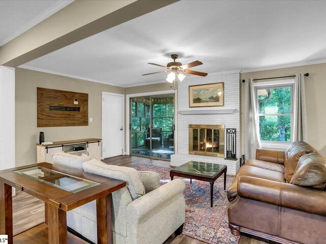 Photo of 303 Woodbluff Road