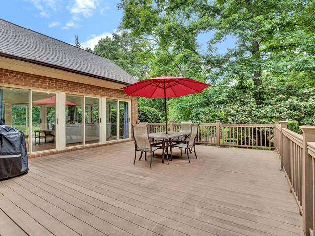 Photo of 102 Wood Creek Drive