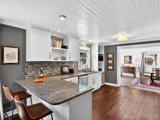 Photo of 104 Central Avenue