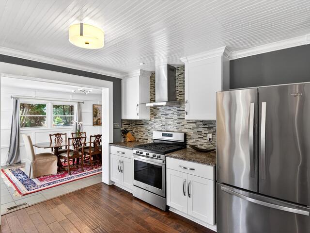 Photo of 104 Central Avenue