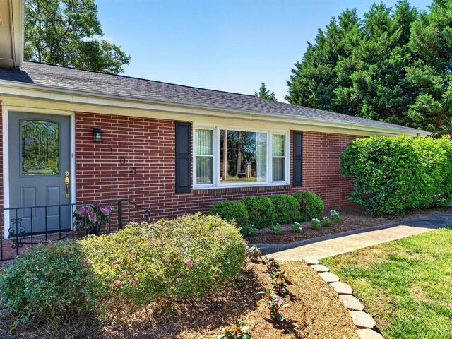 Photo of 104 Central Avenue