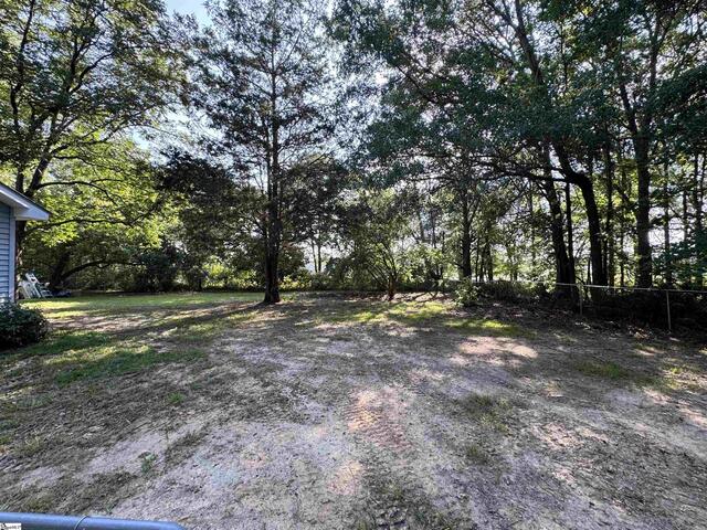 Photo of 637 N Old Laurens Road