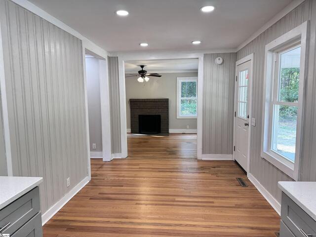 Photo of 637 N Old Laurens Road