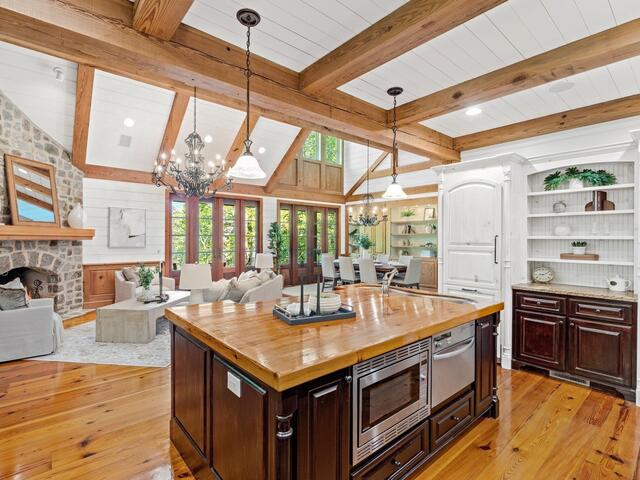 Photo of 604 Top Ridge Drive