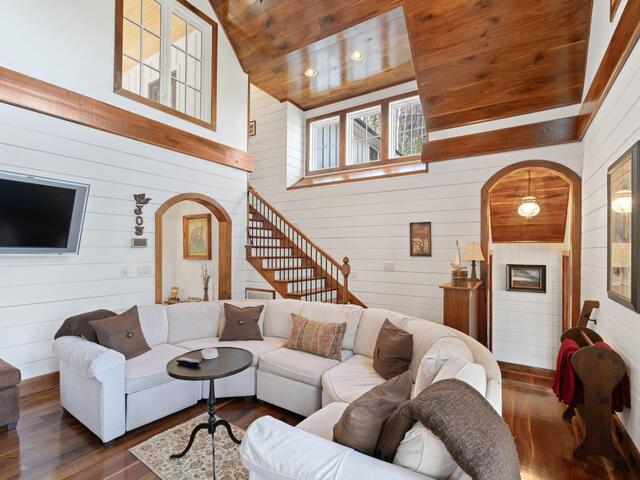 Photo of 604 Top Ridge Drive