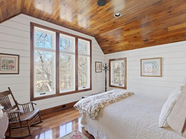 Photo of 604 Top Ridge Drive