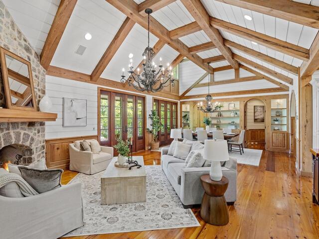 Photo of 604 Top Ridge Drive